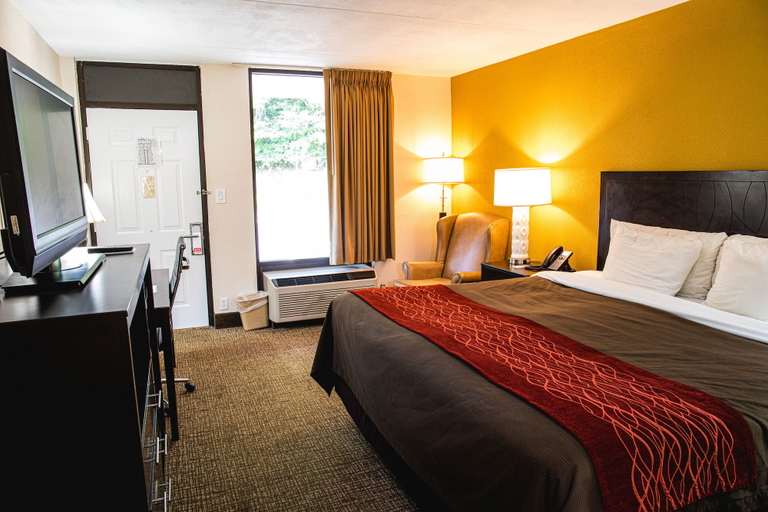 Bedroom 2, Grand Vista Hotel, Scott