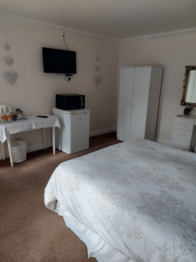 Bedroom 5, The Cross Keys, Hertfordshire
