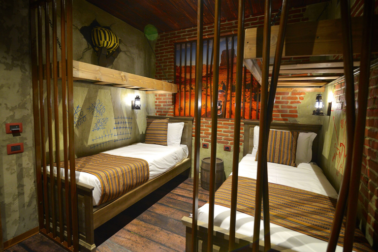 Bedroom 2, Gardaland Adventure Hotel, Verona