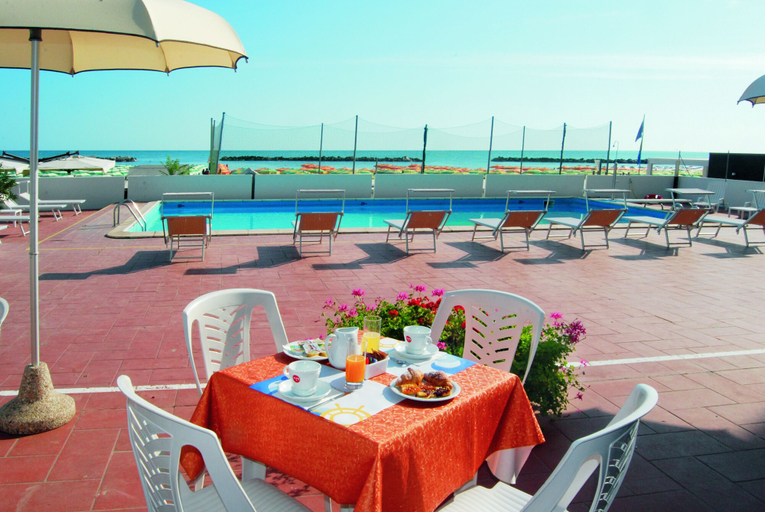 Food & Drinks 5, Hotel Embassy Pesaro, Pesaro E Urbino