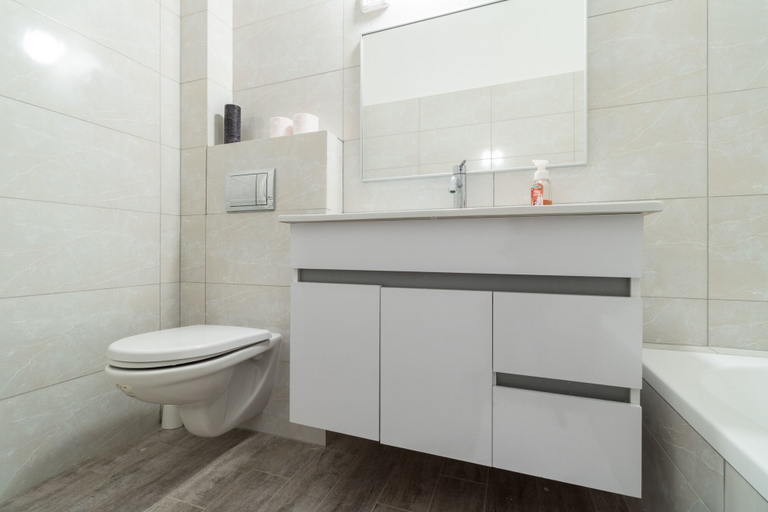 Bathroom 3, Yafo 35 - Isrentals