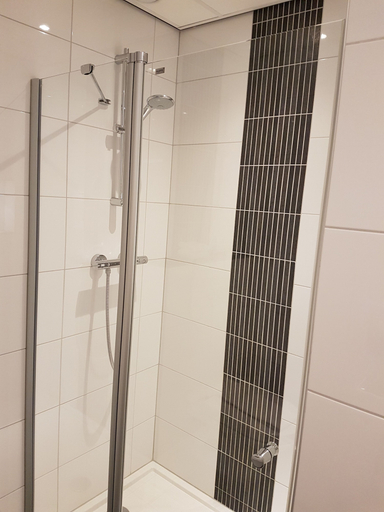 Bathroom 5, Hotel Restaurant De Eenhoorn, Sluis