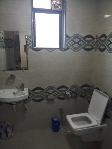 Bathroom 4, Hotel Shahi Darbar, Navsari