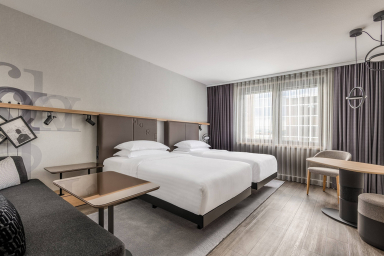 Bedroom 4, Frankfurt Airport Marriott Hotel, Frankfurt am Main