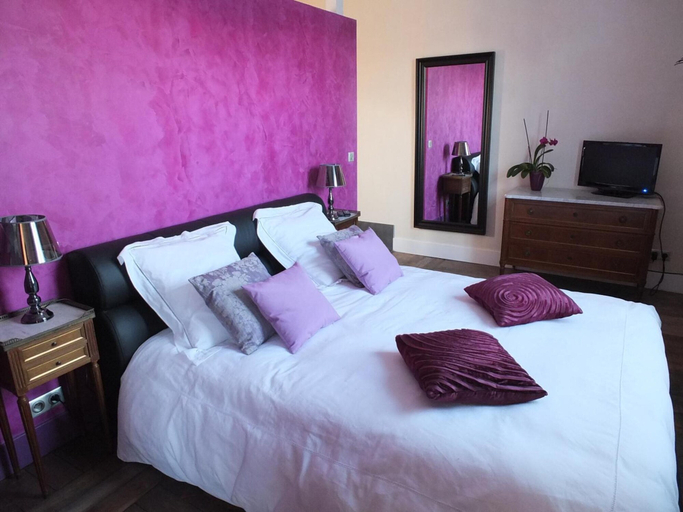 Bedroom 4, La Ceriseraie, Nord
