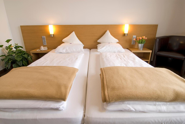 Bedroom 3, Hotel Braeuwirt, Kitzbühel
