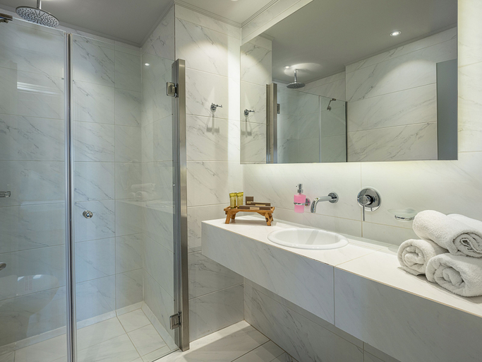 Bathroom 4, Elia Bettolo, Crete