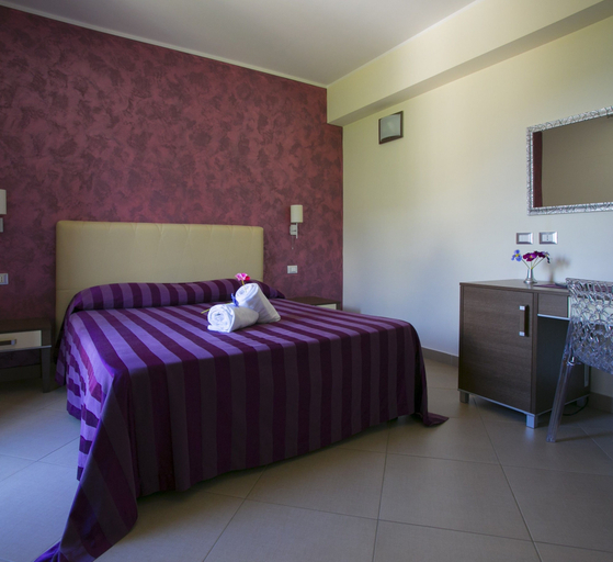 Bedroom 4, Trigrana Vacanze Hotel, Trapani
