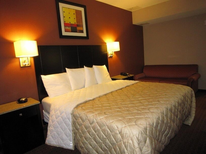 Bedroom 3, Red Carpet Inn And Suites Monmouth Jtc, Middlesex