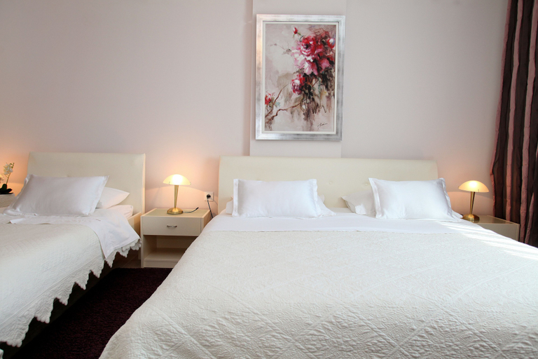 Bedroom 2, Hotel Bellevue, Trogir