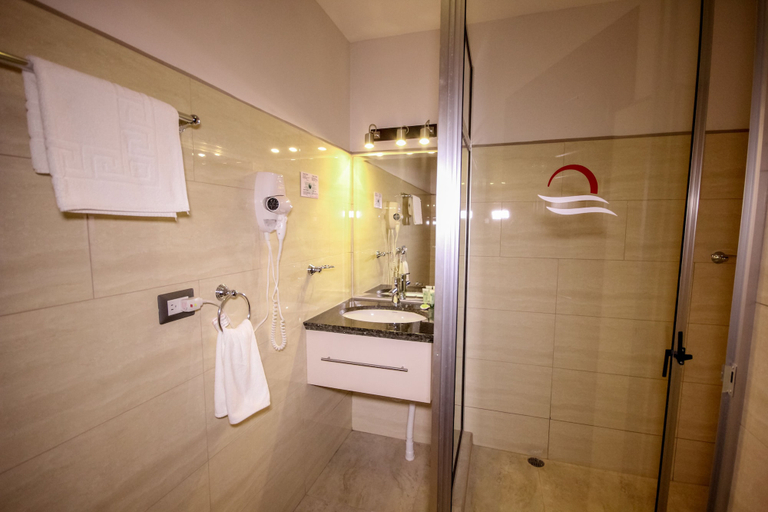 Bathroom 5, Hotel Tramonto, Garabito