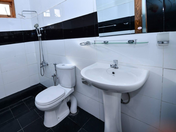 Bathroom 4, Zircon Ella, Ella