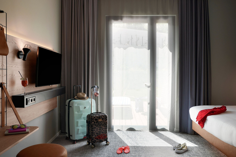 Bedroom 4, Moxy Antibes Sophia Antipolis, Alpes-Maritimes