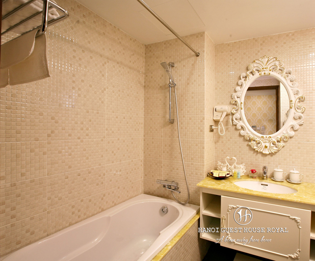 Bathroom 5, Hanoi Hotel Royal, Hoàn Kiếm