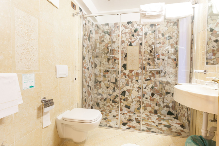Bathroom 4, Sporting Hotel, Trento