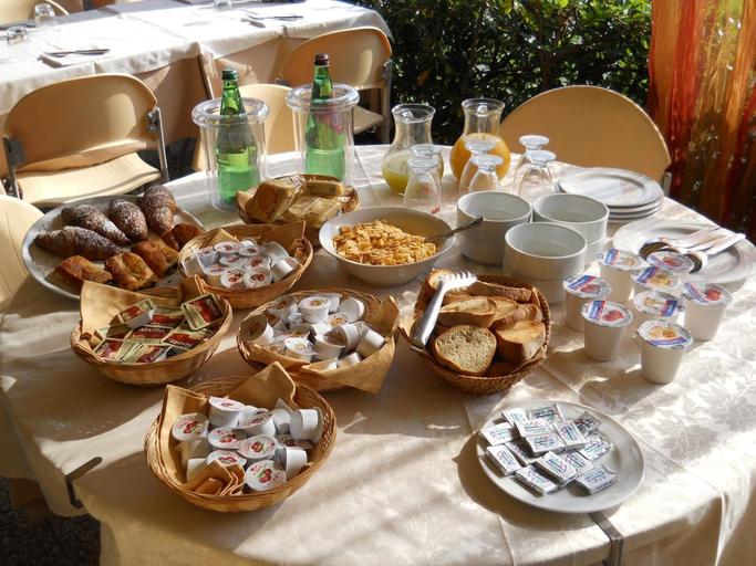 Food & Drinks 5, Camere Girasole, Verona