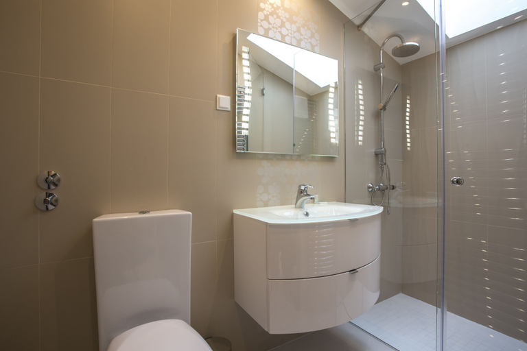 Bathroom 5, Adrion Aparthotel, Pula
