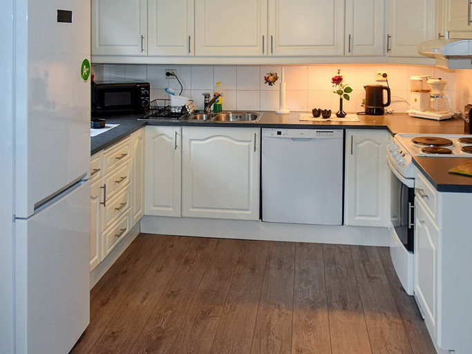 Others 4, 8 Person Holiday Home in Sæbø, Ørsta