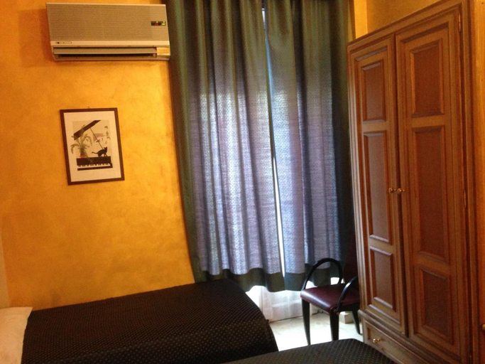 Bedroom 4, Hotel Rey, Torino