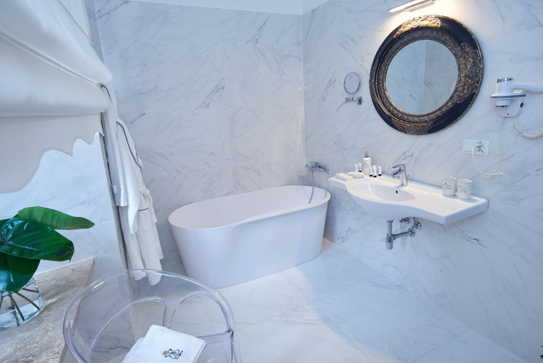 Bathroom 5, Hotel Bogoria, Kraków City