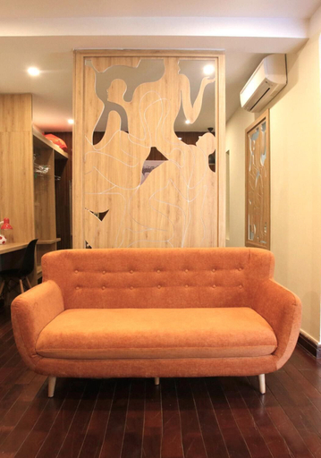 Others 4, Carrot Haus, Hai Bà Trưng