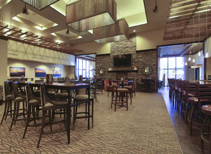 Food & Drinks 4, Teddy's Residential Suites New Town, Mountrail