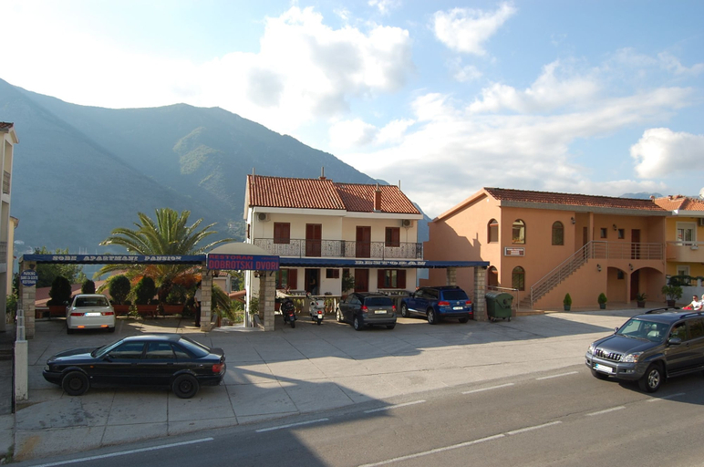 Exterior & Views 2, Apartments Dobrotski Dvori