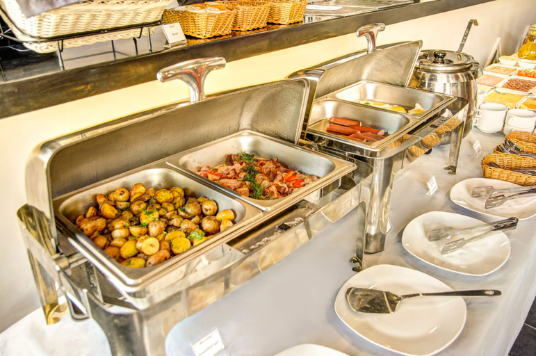 Food & Drinks 4, Minima Hotel Vodny Stadion, North-Western