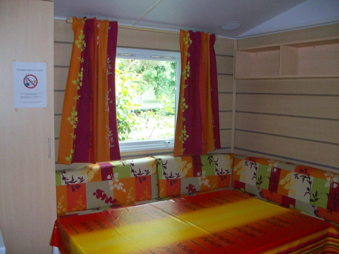 Bedroom 3, Camping de la Chapelette, Bouches-du-Rhône