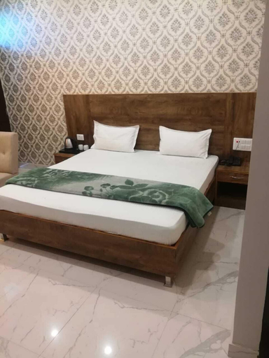 Bedroom 2, Hotel Bandhan, Shravasti