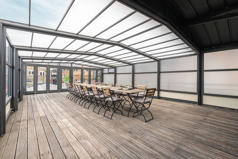 Food & Drinks 4, JOIVY Stunning 5-Bed Boathouse On The River Thames, London