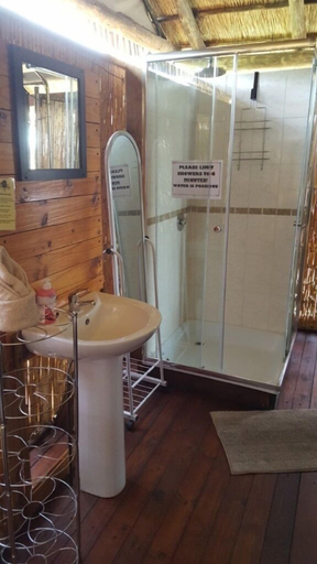 Bathroom 4, Mwandi View Lodge, Chobe