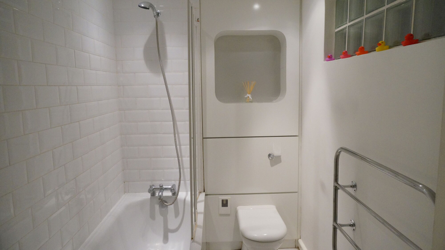 Bathroom 3, Myshortstay - Cheshire St Brick Lane, London