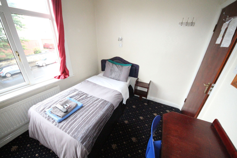 Bedroom 4, Avalon Guest House, Leeds