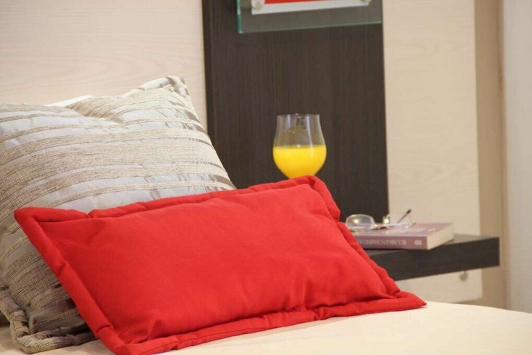 Bedroom 3, sol de piedra apart, Capital