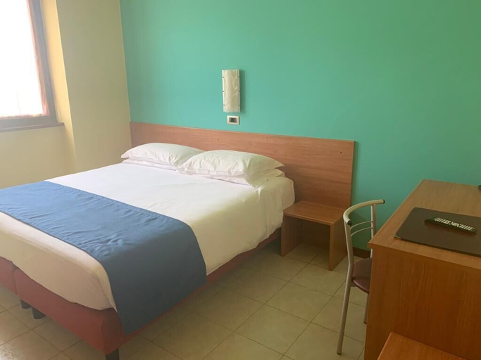 Bedroom 3, Hotel Erbaluce, Torino