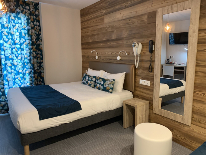 Bedroom 3, Hotel Lacour, Hautes-Alpes