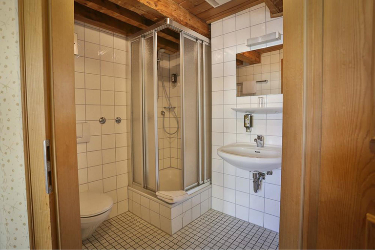 Bathroom 5, Hotel Brauereigasthof Fuchs, Augsburg