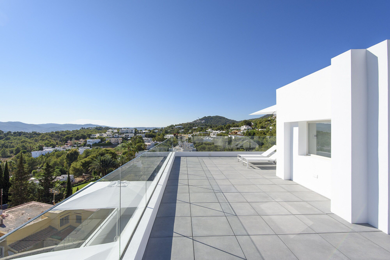 Others 4, Villa Triple X, Baleares