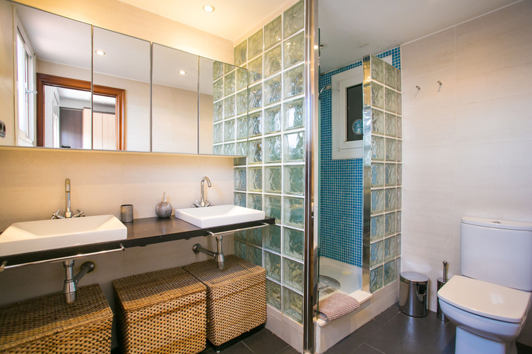 Bathroom 2, Modern Penthouse Near Sagrada Familia With Terrace, Barcelona