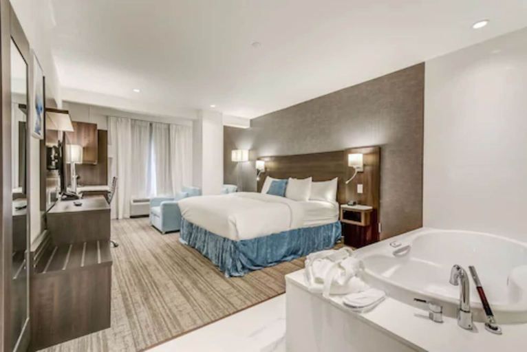 Bedroom 4, EST Hotel, Toronto