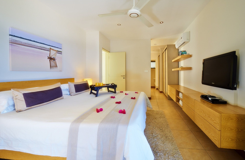 Bedroom 3, Bon Azur Beachfront Suites & Penthouses with LOV