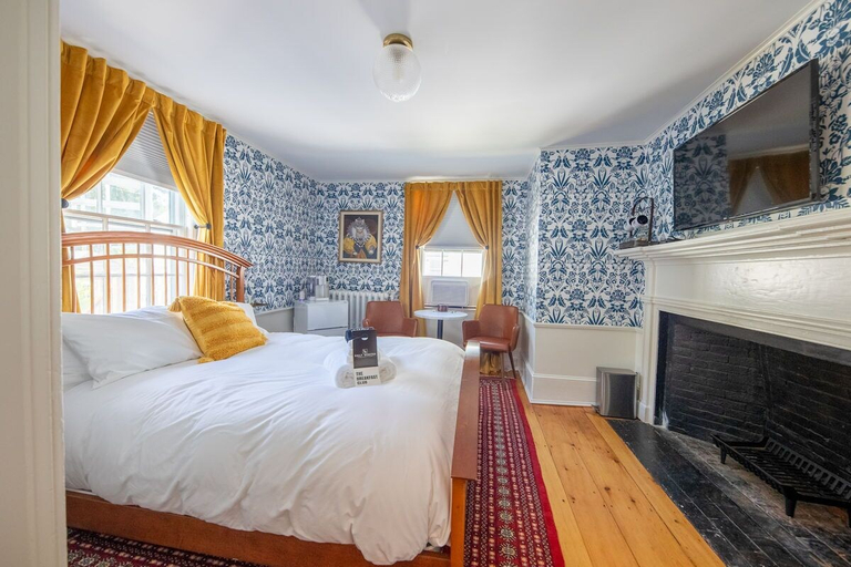 Bedroom 3, Sally Webster Inn, Essex