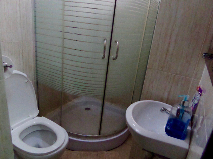Bathroom 4, Deen Apartment Services, Ikeja