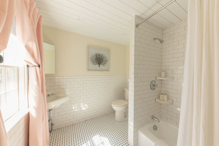 Bathroom 4, Sally Webster Inn, Essex