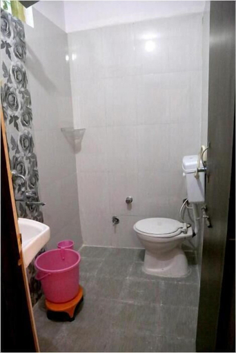 Bathroom 4, Hotel Shri Karani Vilas, Chittaurgarh