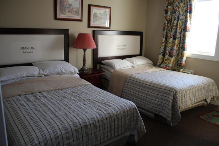 Bedroom 3, Le Grand Kent Motel, Chatham-Kent