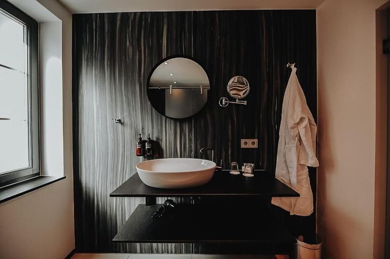 Bathroom 5, Hotel Freihof, Kitzingen
