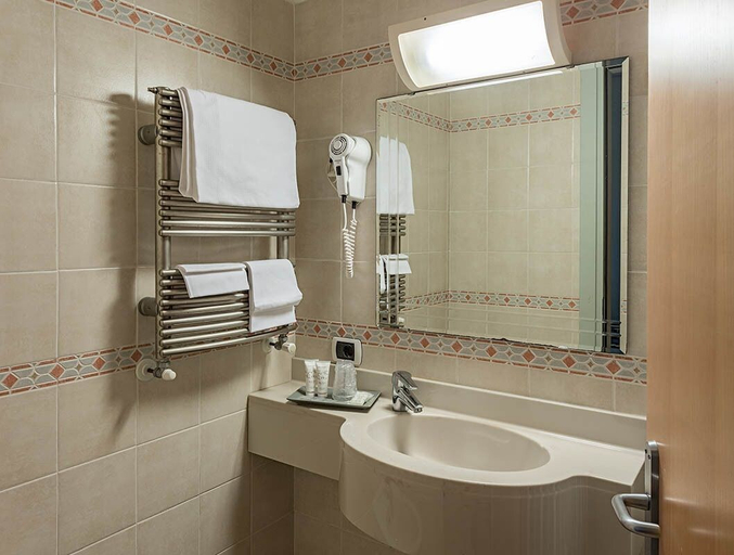 Bathroom 4, Hotel Il Delfino, Livorno