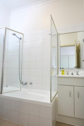 Bathroom 4, Hotel Sophia, Melbourne